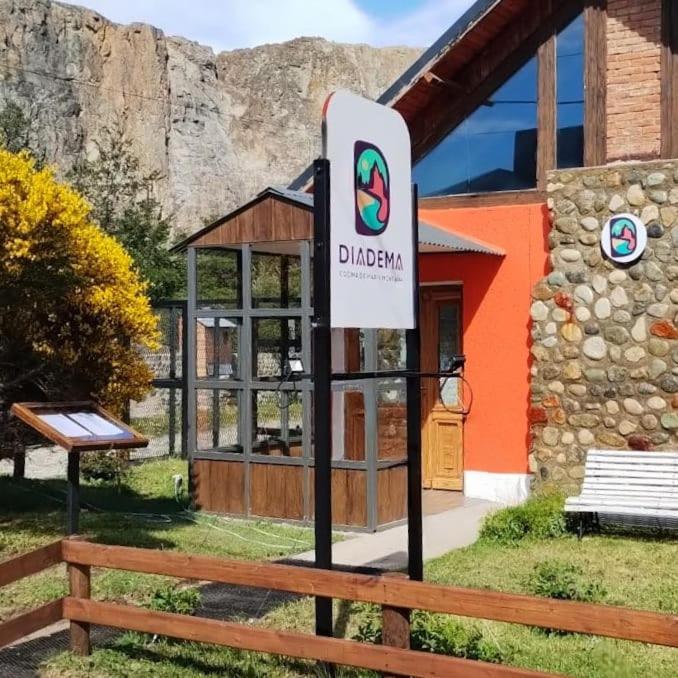 Hotel Lunajuim El Chalten Exteriör bild