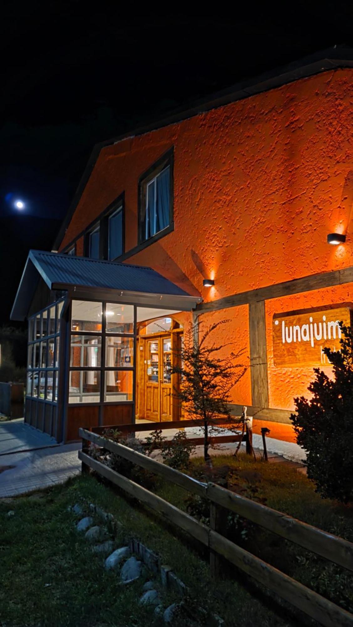 Hotel Lunajuim El Chalten Exteriör bild